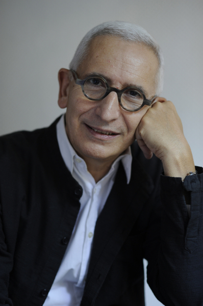 A la suite d'une vie professionnelle à vendre le design, Alain Lardet le promeut dorénavant