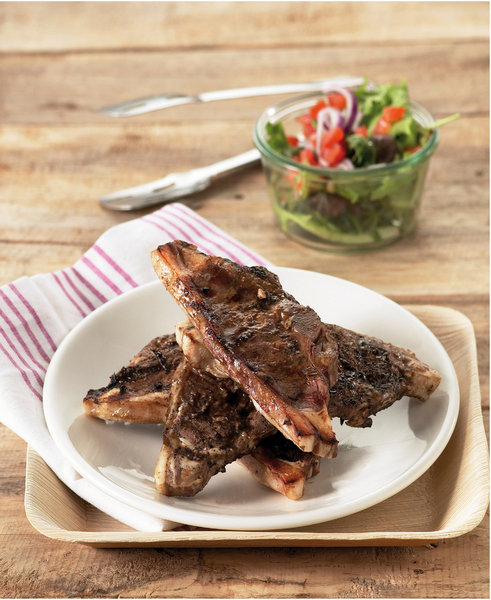 Faciles à manger avec les doigts, les côtelettes ravissent les enfants.