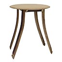 Guéridon, 250 €.  La métamorphose d’un vieux tonneau donne naissance à un guéridon.