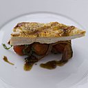 Suprême grillé au barbecue qu’accompagnent ces fruits d’été