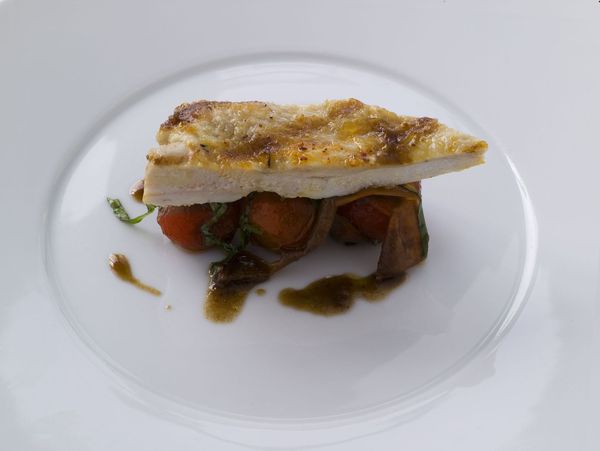 Suprême grillé au barbecue qu’accompagnent ces fruits d’été