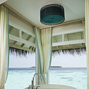 Les palpers roulers et autres massages peuvent être suivis d'un bain relaxant perché au dessus du grand bleu