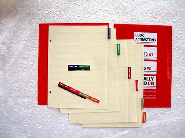 Intercalaires à disposer sur le bord des feuillets