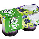 100% bio, le fromage blanc Bio Nat' coiffe ici un lit de myrtilles