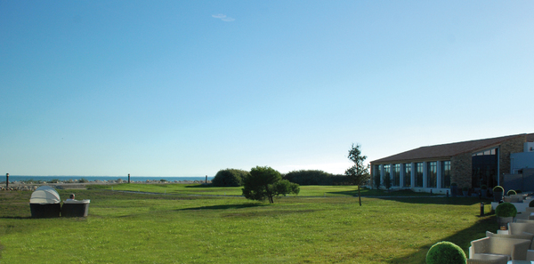 Nouvelle décoration et confort accru ont promu le relais membre du réseau « Châteaux & Hôtels Collection » d’Alain Ducasse