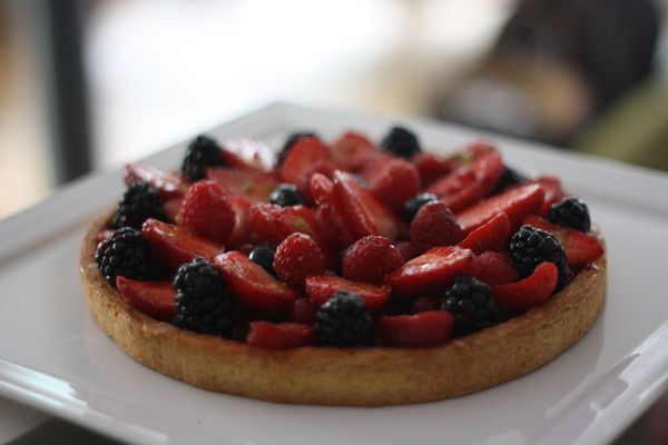 Tarte aux fruits rouges, pâte brisée sucrée.