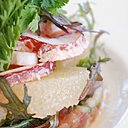 Coquillages, crustacés et poissons sont bien mis en avant et en valeur sur la carte