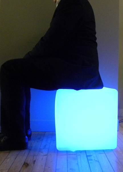 Joli succès pour le cube 40 x 40 à Leds dont les teintes varient, Altalum