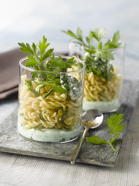 Des torsades posées sur un coulis salé au fumet estival