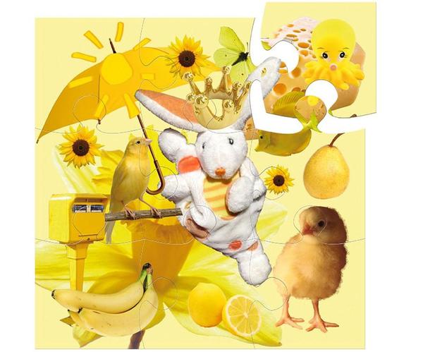 Mon doudou au beau milieu d'un puzzle tout jaune