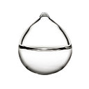 « L’eternal Ice drop » a pour objectif d’agir sur la valeur de la perception que l’on accorde à un objet aussi éphémère qu’un glaçon. Il s’agit d’un glaçon réutilisable, l’eau qu’il contient gèle après quelques heures au congélateur et, en retrouvant son état liquide, elle diffuse sa fraicheur à  travers les parois en verre. 5.5 Designers/Hennessy. Prototypes. ©Hennessy