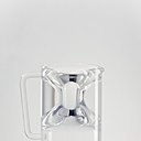 Valoriser l’eau du robinet dans l’utilisation culinaire est un des axes de réflexion d’Olivier Gassies. Avec ses carafes « Eau fraîche » et « Eau vive », il va jouer sur les effets visuels, gustatifs et olfactifs de l’eau, et ainsi éliminer le goût du chlore. Olivier Gassies/VIA. Prototype. ©Olivier Gassies.