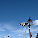 « Tropique-eau » est une fontaine publique d’un nouveau genre. Elle se greffe sur des éléments existants (arbres, lampadaires, bâtiments…) pour donner à boire au public à l’endroit  où il se trouve. Autonome, elle tire profit des eaux pluviales. Isabelle Daëron/ENSCI. Concept. ©Isabelle Daëron