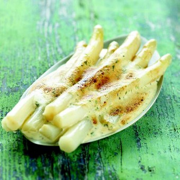 Des asperges à grignoter quasiment dans leur plus simple appareil