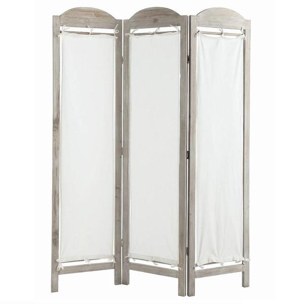 Touche romantique avec le paravent Anna. Structure en sapin et panneaux en coton. L. 120 x P.3 x H.161 cm. 99 €. Maisons du Monde.