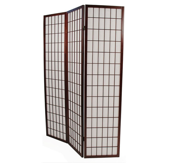 Légèreté et influence asiatique pour le paravent Okuda. Panneaux en bois et papier de riz, structure en pin.  L.133 x H.180 cm. 89 €. Miliboo.