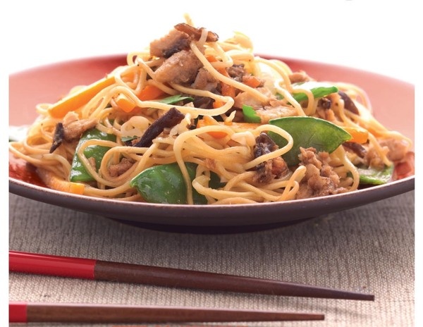 Nouilles sautées au wok avec une touche bretonne