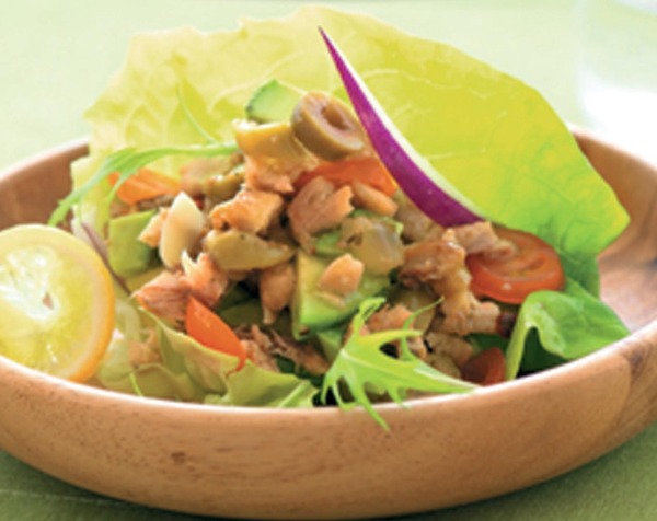 Une salade délicatement assaisonnée au bouquet méridional