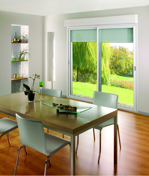 Les fenêtres coulissantes permettent une économie d’espace importante. Discrète, elle s’intègre dans tous les intérieurs, Point P.