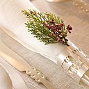 Esprit montagne : ronds de serviette, couvert et nappe en lin, Angel des Montagnes, assiette et coupelle « Corola », « Esprit de Fabrique »  pour Olivades.