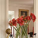 Lampe en bronze à décor de roses stylisées, 1925, Drouot.