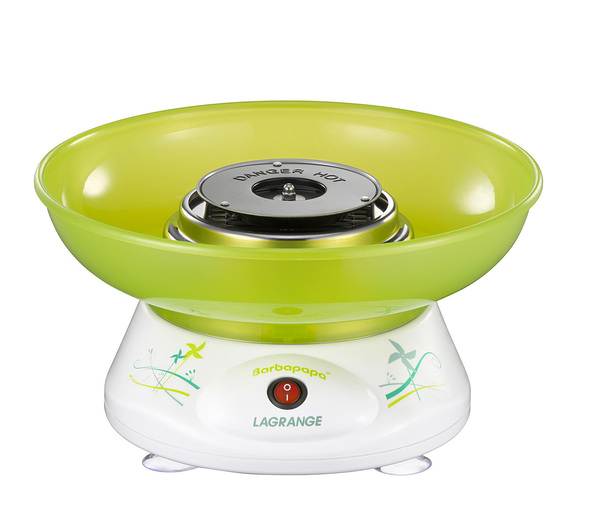 La machine à barbe à papa est livrée avec une cuillère doseuse pour le sucre. Une bonne idée pour les goûters d’anniversaire. 50 €. Barbapapa®. Lagrange.