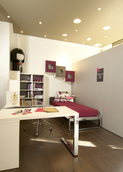 Pour les plus grands, un style épuré et chaleureux aux finitions alliant chromes et tissu, tout est pensé pour  surprendre les ados, amateurs de design.