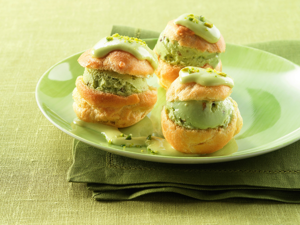 Des profiteroles qui se sont mises au vert pour égayer la fin de repas
