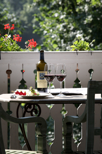 Tête à tête sur la belle terrasse