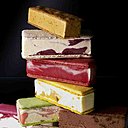 Chic et pratique: les Miss Gla'Gla prises en sandwich entre deux tranches de biscuits macaron ou sablé croustillants