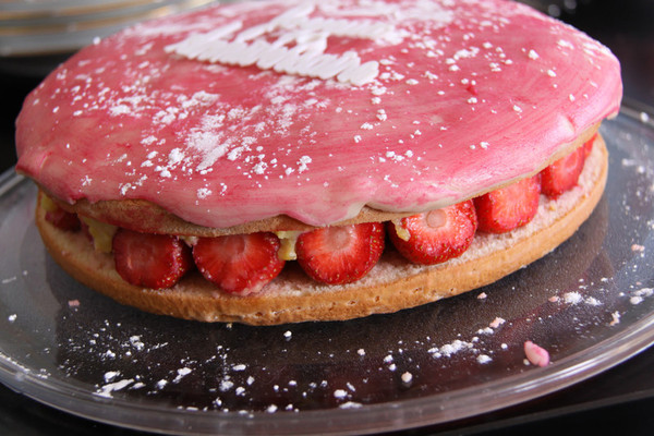 Pour un anniversaire, le fraisier est une valeur sûre. Moelleux, crémeux et très frais