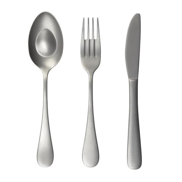 Régime oblige, cuiller et fourchette sont étudiées pour que les bouchées soient plus petites.