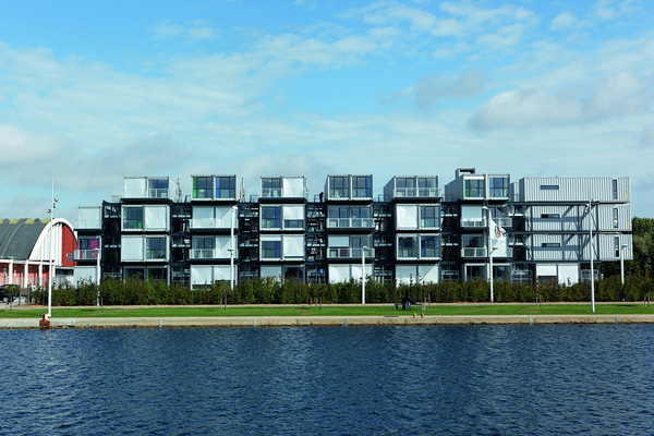 Erigée à l’extrémité des docks Vauban, la nouvelle cité universitaire a fière allure