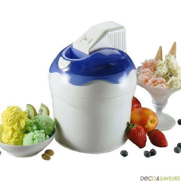 Cette sorbetière à accumulation est équipée d’un bol de 1,5 l qui peut également servir de seau à Champagne. Temps de congélation de la cuve : 18 à 24 heures. 99 €. Sorbetière 1,5 litre Nemox. Déco & Saveurs. www.deco-et-saveurs.com