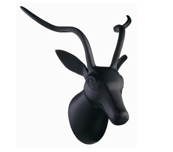 Haywood, la tête de cerf revisitée en aluminium. 38.5 x 23.5 x 37 cm. 60 €.