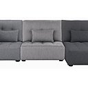 A mi-chemin entre la méridienne et le canapé, Reiko en lin mélangé. 281 x 325 x 80 cm. 600 €.