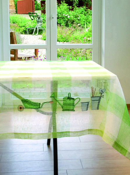 Nappe estivale brodée de motifs jardinier