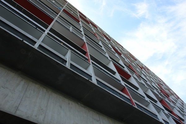 Facade de l'unité au accents de Mondrian