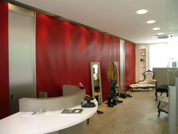 Objectile a développé des gammes de panneaux décoratifs qui permettent, par exemple, de différencier des portes dans un couloir, ou de décliner des séries de parements.