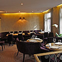 La salle du haut, sobre et raffinée