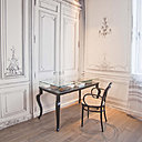 Esprit théâtral pour les suites, trompe l’œil , boiseries et chêne vieilli