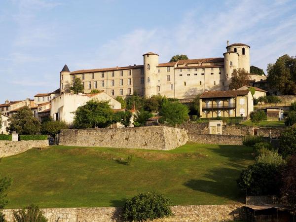 Le Palais des Evêques a été transformé en résidence hôtelière par Jean-Michel Wilmotte