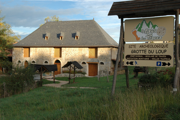 Dans le parcours "Au pays des traces", passe par la ferme du Mirguet
