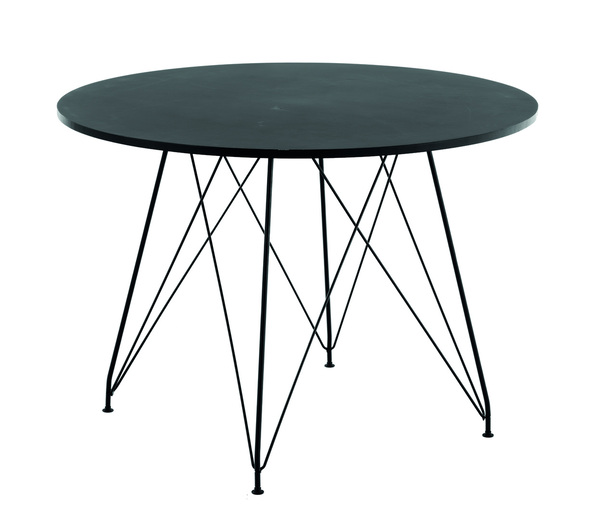 Une table aux lignes aériennes. En panneaux MDF et fils d’acier époxy laqués noir. Diamètre 105 x H 75 cm. 225 €. Paris. Fly.
