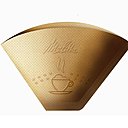 Leader sur le marché des filtres à café, Melitta lance des filtres bruns en papier recyclé issu de forêts labellisés FSC, association créée en 1993 pour la sauvegarde des forêts.