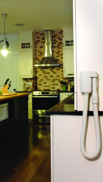 Parfait pour un nettoyage rapide, le Wallyflex convient parfaitement pour le nettoyage des cheveux dans la salle de bains, les petites poussières dans les placards ou encore pour les miettes dans la cuisine. Env. 99 €.