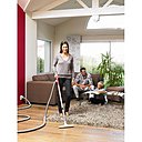 Avec l’aspiration centralisée, Escaliers, rideaux, canapés, tapis... tout est nettoyé en un clin d’œil. Les cheveux et les poils d’animaux disparaissent, et le système permet, grâce à une seule prise d’aspiration, de faire le ménage sur au moins 60 m².