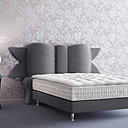 Un nœud enjôleur et moelleux invitant au sommeil des plus doux. Une élégance chic, un confort sans pareille grâce au matelas « Belle de rose » et au surmatelas « Souffle de rose ». 7990 € (pour un matelas en 160X200 cm).