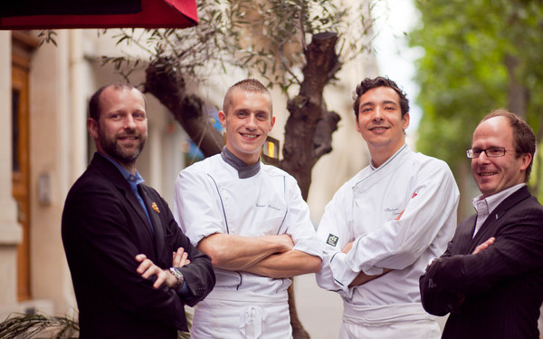 L'équipe de l'Agapé Bis a été formée chez Passard, Ducasse, Gagnère, Pré Catelan, Plaza Athénée.. plutôt bon signe.