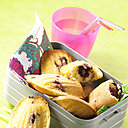 Madeleines aux mûres et citron. Madeleines aux mûres et citron.